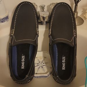 Nwot, Men sz 10.5, King Size Loafer, Black w Wht stitching Handsome, Comfortable